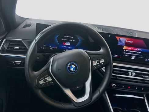 Used 2023 BMW i4 eDrive35 w/ Premium Package RWD image 17