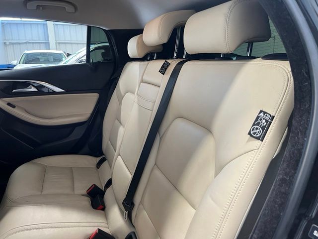 Used 2018 INFINITI QX30 Premium w/ Navigation Package AWD/4WD image 18