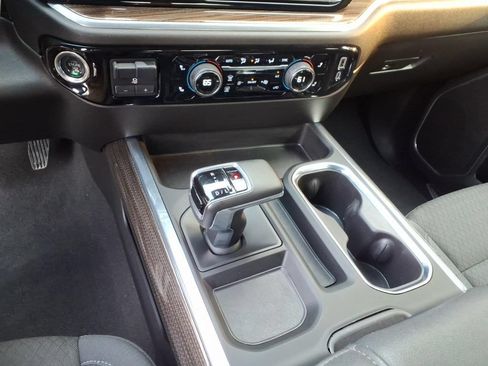 Used 2025 Chevrolet Silverado 1500 LT AWD/4WD image 24