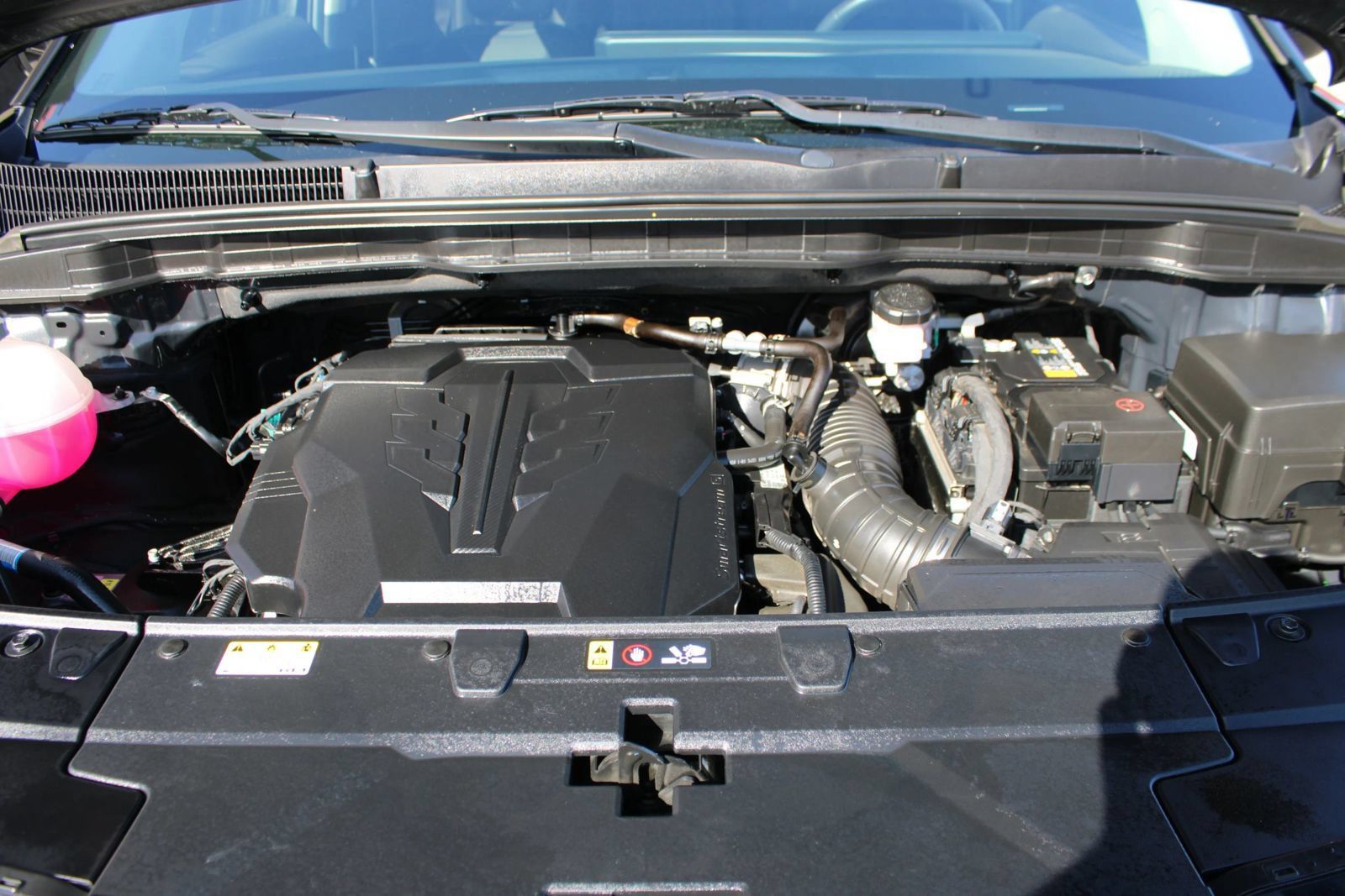 Used 2025 Kia Carnival FWD image 30