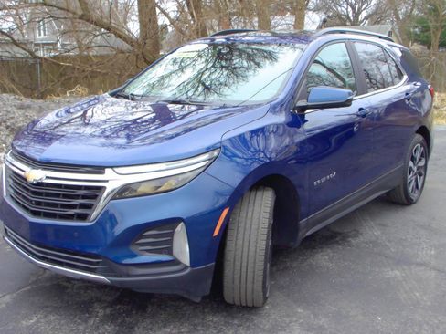 Used 2023 Chevrolet Equinox LT image 3