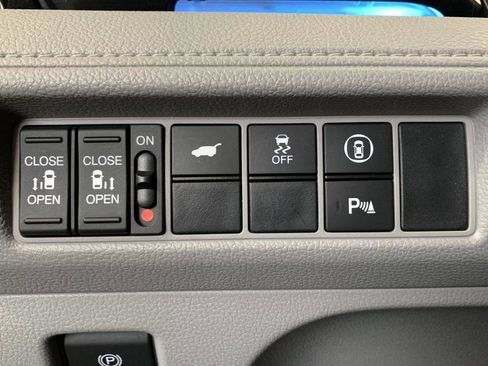 Used 2023 Honda Odyssey Touring image 15