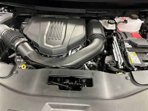 Used 2025 GMC Acadia Elevation image 27