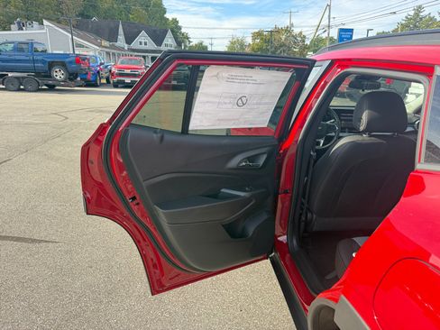 New 2026 Chevrolet Trax LT w/ Driver Confidence Package image 24