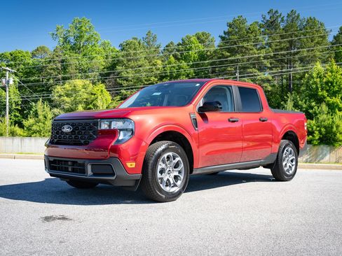 New 2026 Ford Maverick XLT w/ XLT Luxury Package FWD image 3
