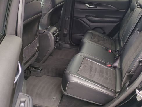 Used 2023 Jeep Grand Cherokee Altitude image 23