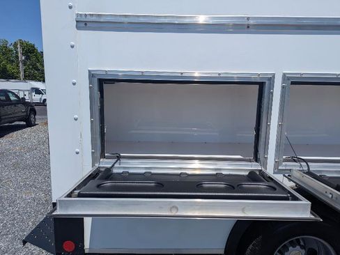 Used 2022 Chevrolet Express 3500 w/ Power Convenience Package RWD image 13