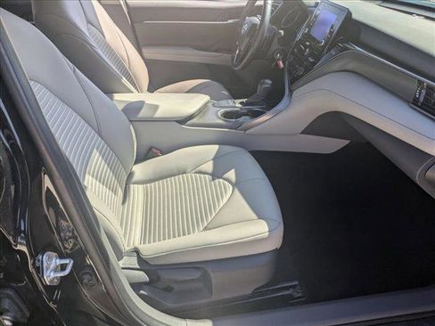 Certified 2023 Toyota Camry SE image 18