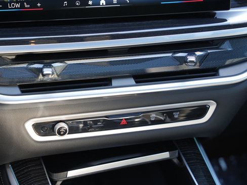 Used 2025 BMW X5 xDrive50e w/ M Sport Package image 14