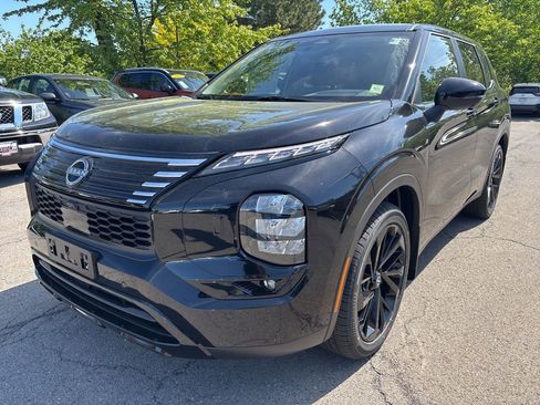 New 2026 Nissan Rogue SL AWD/4WD image 1