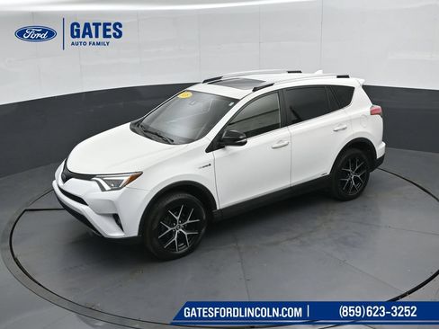 Used 2018 Toyota RAV4 SE AWD/4WD image 50