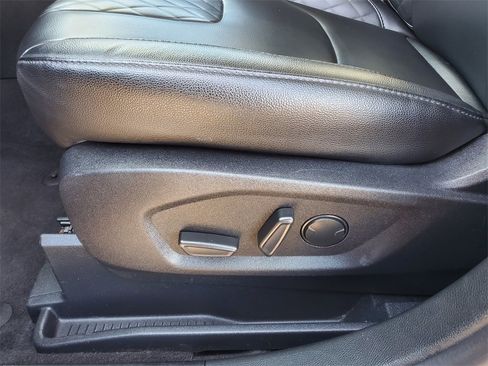 Used 2024 Ford Edge Titanium image 7