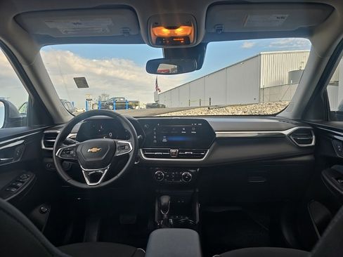 Used 2025 Chevrolet TrailBlazer LT w/ Convenience Package image 25