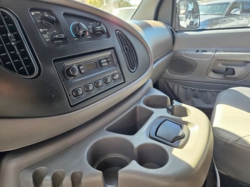 Used 2001 Ford E-350 and Econoline 350 Extended Super Duty image 12