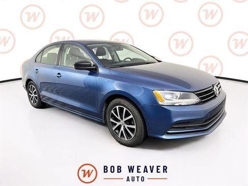 Used 2016 Volkswagen Jetta SE FWD image 1