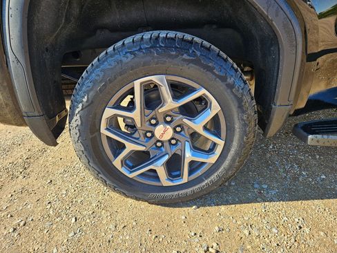 New 2026 GMC Sierra 1500 SLT w/ SLT Premium Plus Package image 30