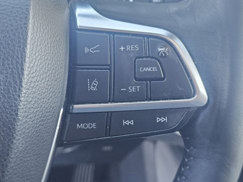 Used 2020 Toyota Highlander Limited image 22