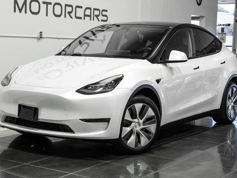 Used 2023 Tesla Model Y Long Range AWD/4WD image 7