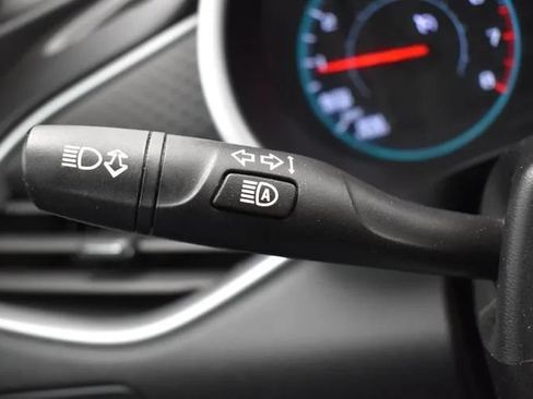 Used 2023 Chevrolet Malibu LT FWD image 25