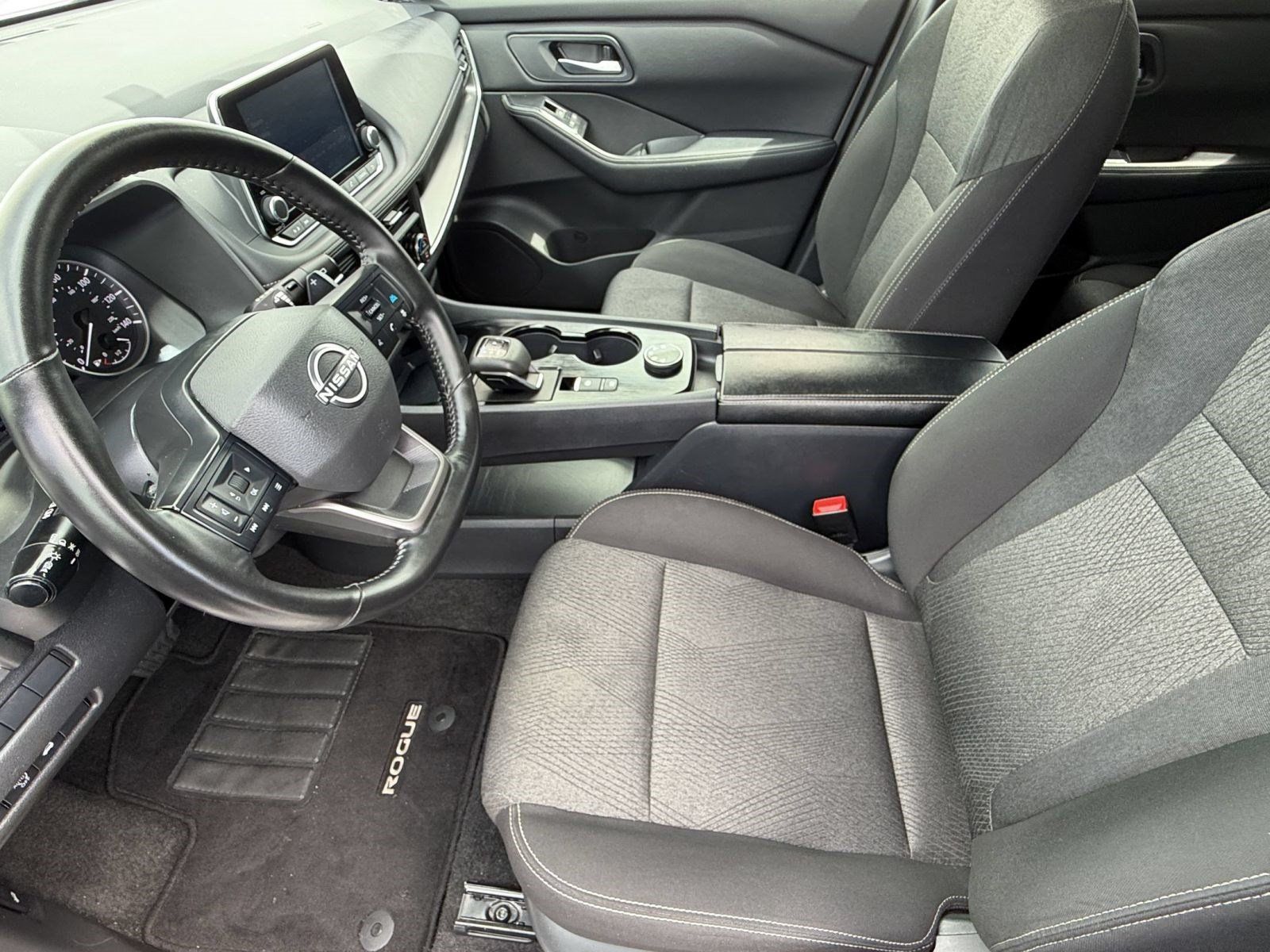 Used 2025 Nissan Rogue SV AWD/4WD image 5