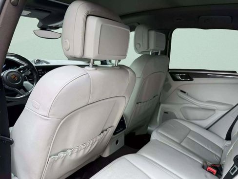 Used 2018 Porsche Macan GTS image 16