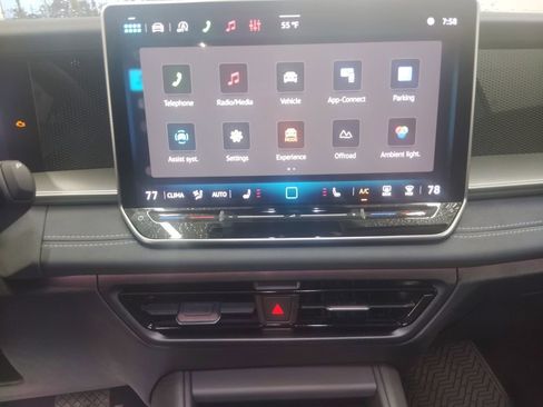 New 2026 Volkswagen Tiguan SE AWD/4WD image 11