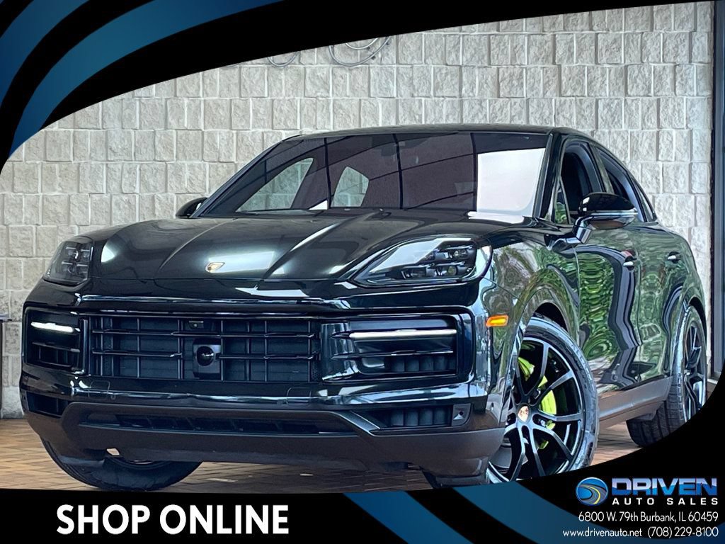 Used 2025 Porsche Cayenne S AWD/4WD image 1
