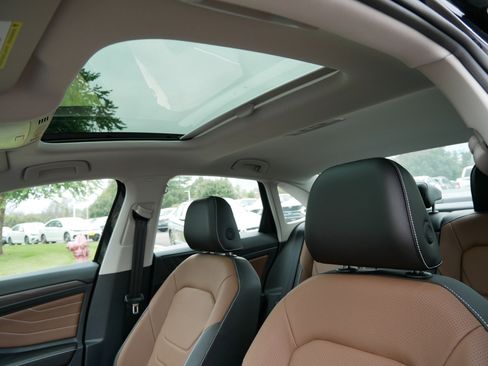 New 2025 Volkswagen Jetta SEL image 8