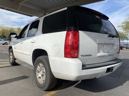 Used 2008 GMC Yukon SLE image 2