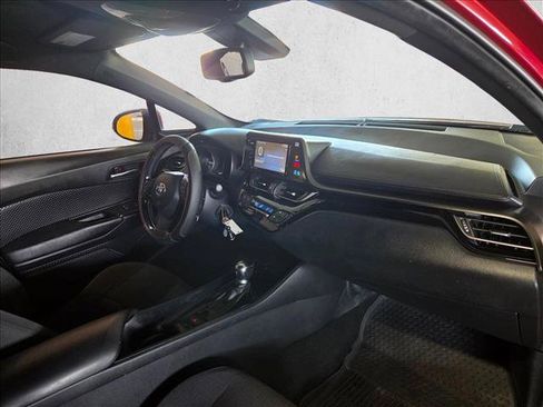 Used 2018 Toyota C-HR XLE FWD image 18