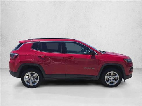Used 2024 Jeep Compass Trailhawk AWD/4WD image 4
