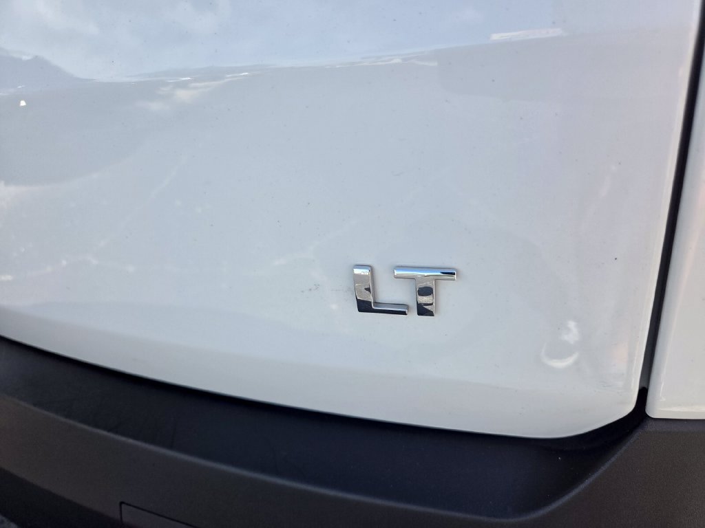 Used 2023 Chevrolet Traverse LT FWD image 13