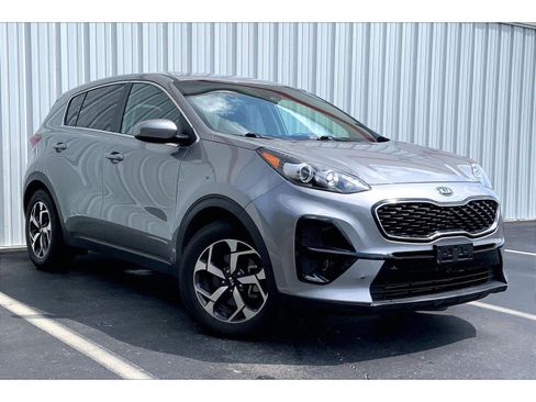 Used 2020 Kia Sportage LX FWD image 2