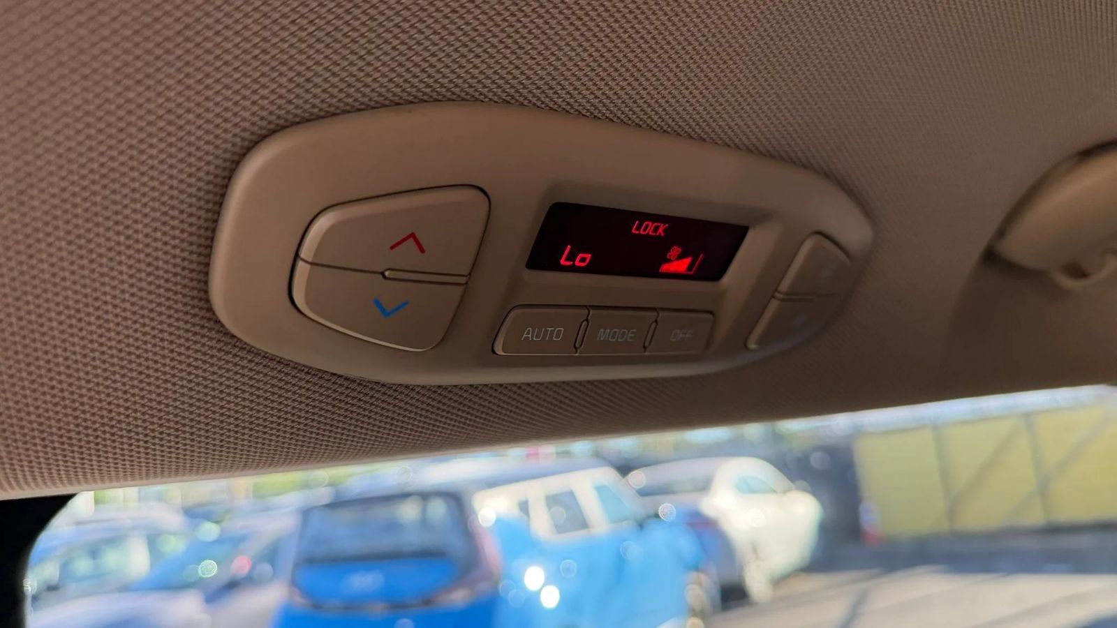 Used 2015 Kia Sedona SX FWD image 22