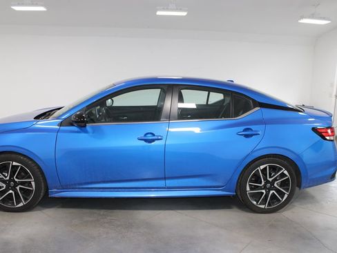 Used 2025 Nissan Sentra SR FWD image 6