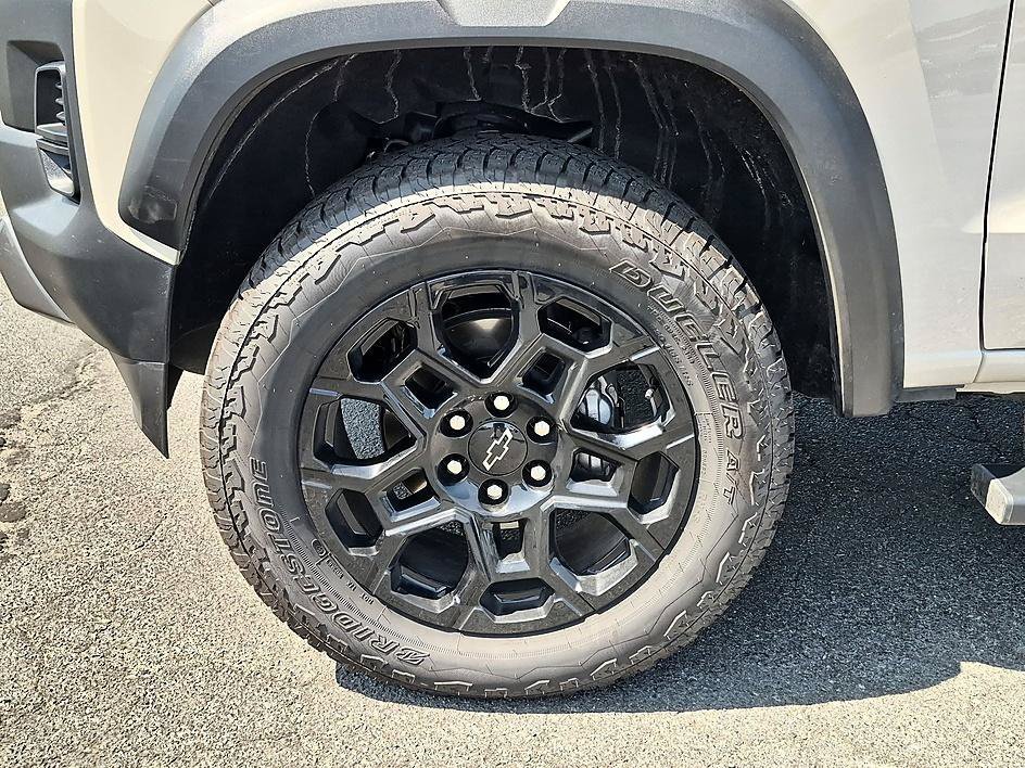 New 2026 Chevrolet Colorado Trail Boss w/ Midnight Edition AWD/4WD image 10