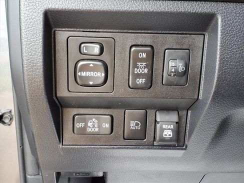 Used 2019 Toyota Tundra SR5 image 19