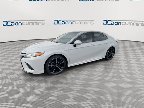 Used 2020 Toyota Camry XSE image 4