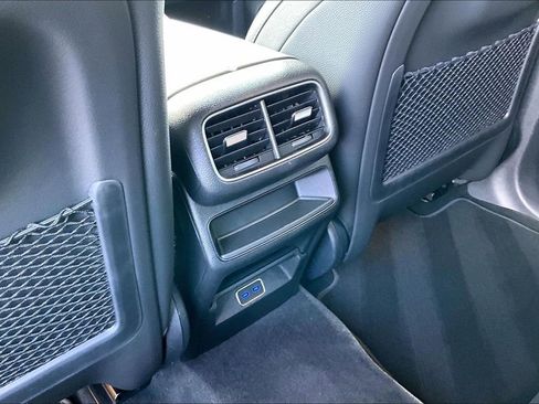 Used 2025 Mercedes-Benz GLE 350 4MATIC image 33