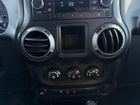 Used 2013 Jeep Wrangler Sport w/ Connectivity Group image 20