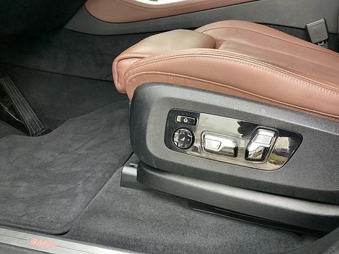 Used 2020 BMW X5 sDrive40i w/ Executive Package image 10
