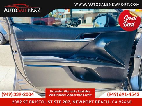 Used 2018 Toyota Camry SE FWD image 24