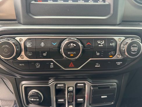 Used 2023 Jeep Gladiator Sport image 28