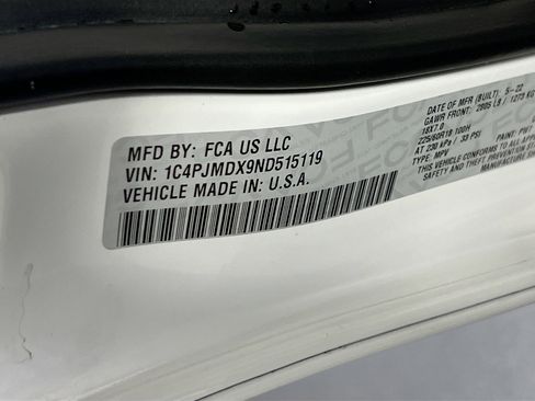 Used 2022 Jeep Cherokee Limited AWD/4WD image 31