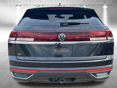 Certified 2024 Volkswagen Atlas Cross Sport SE w/ Panoramic Sunroof Package FWD image 5