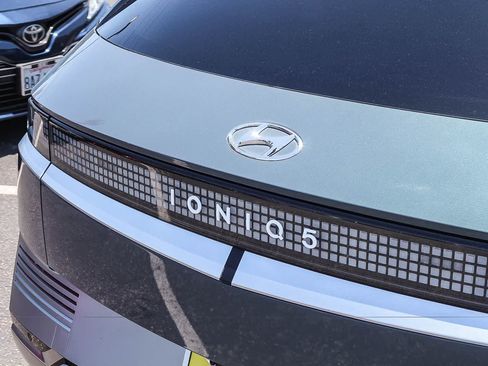 Certified 2024 Hyundai Ioniq 5 Limited RWD image 9