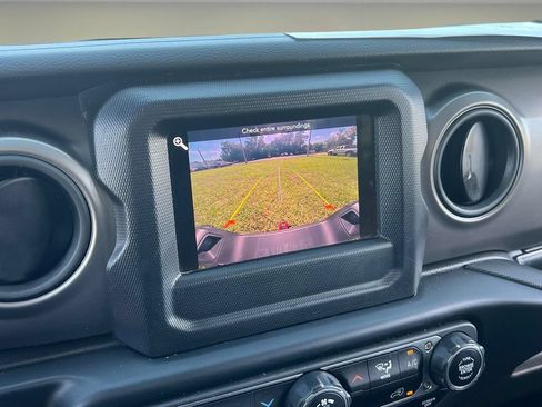 Used 2022 Jeep Gladiator Sport AWD/4WD image 23