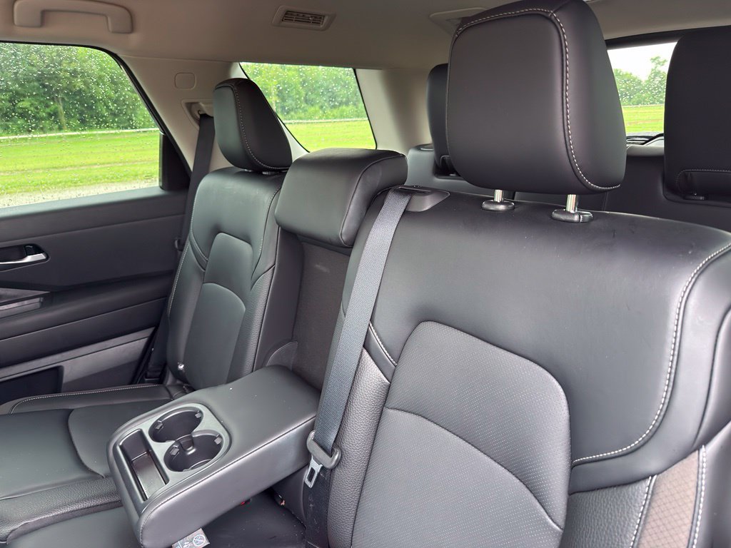 Used 2026 Nissan Pathfinder SL AWD/4WD image 32