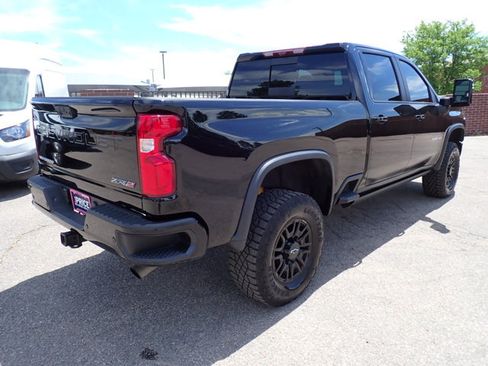 Used 2024 Chevrolet Silverado 2500 ZR2 w/ Technology Package AWD/4WD image 4