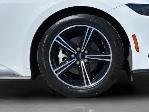 Used 2025 Ford Mustang Premium RWD image 15
